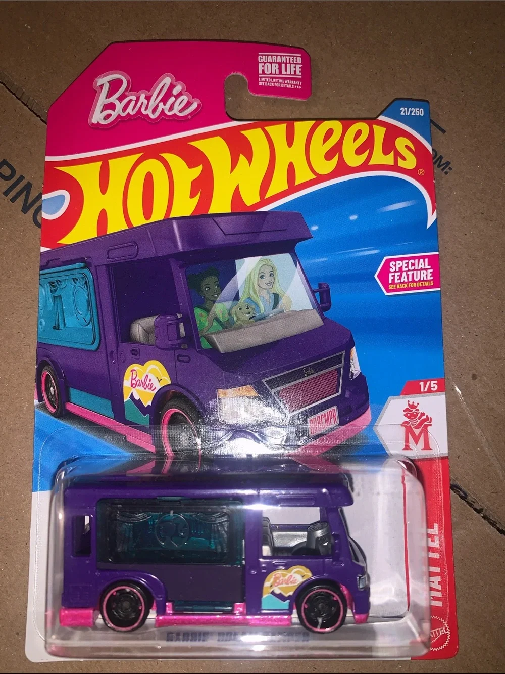 🆕- Mattel Hot Wheels Barbie Dream Camper 21/259